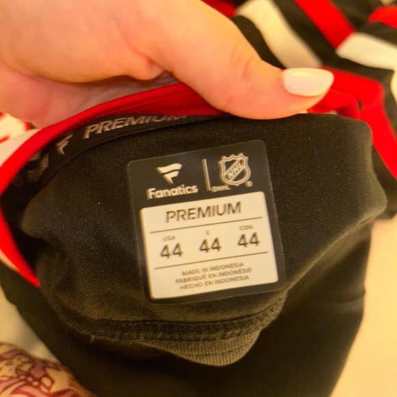NHL Blackhawks Jersey - Picture 6 of 7